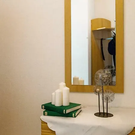 Sixt Martina Daire Lam