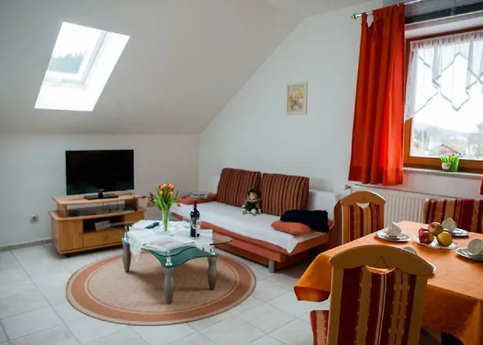 Sixt Martina * לאם